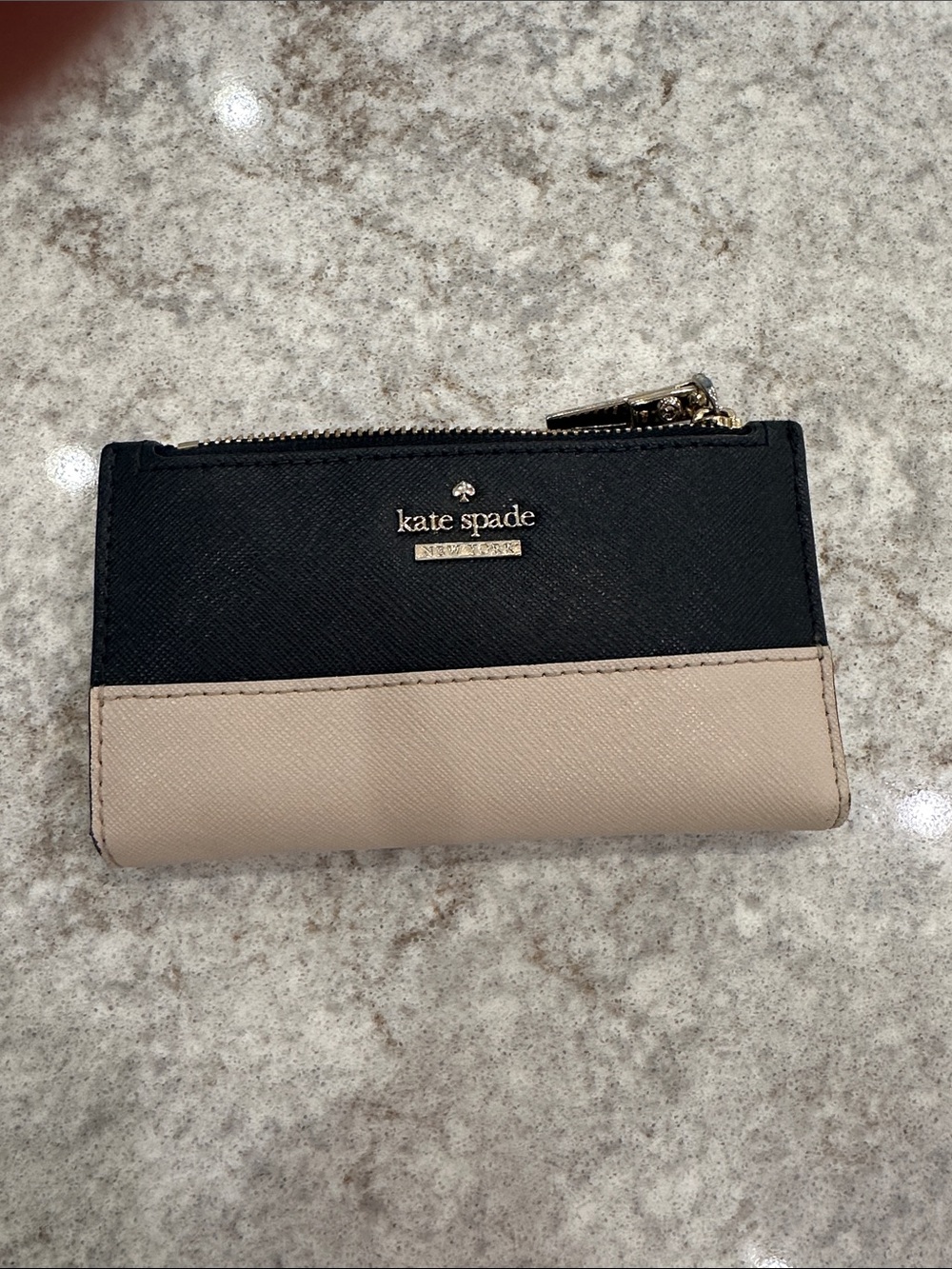 kate spade Black and Beige Bifold Zip Card Wallet